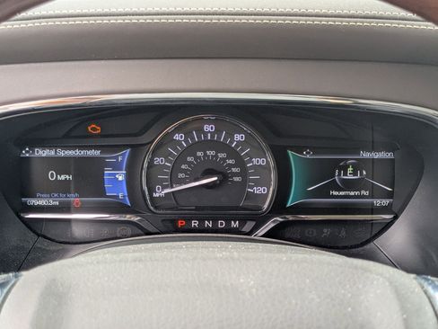 Used 2017 Lincoln Navigator Reserve RWD image 15