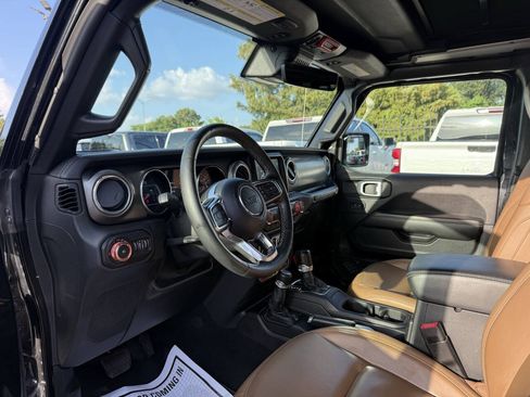 Used 2021 Jeep Wrangler Unlimited Rubicon AWD/4WD image 6