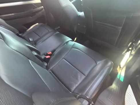 Used 2016 Ford Explorer XLT w/ Equipment Group 202A AWD/4WD image 9