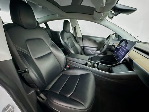Used 2020 Tesla Model 3 Performance image 29