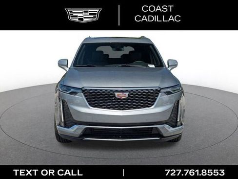 New 2025 Cadillac XT6 Luxury image 3