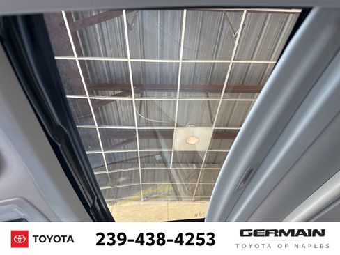 Used 2015 Toyota Sienna XLE Premium image 12