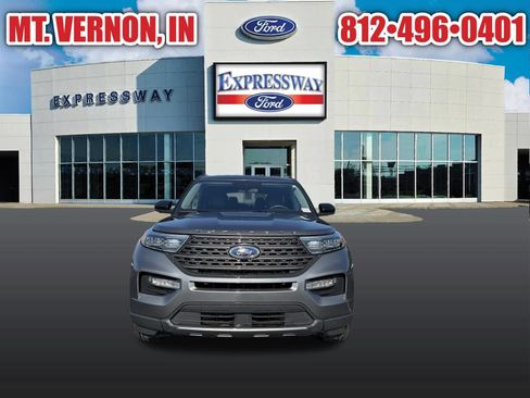 Used 2024 Ford Explorer XLT w/ Equipment Group 202A AWD/4WD image 3
