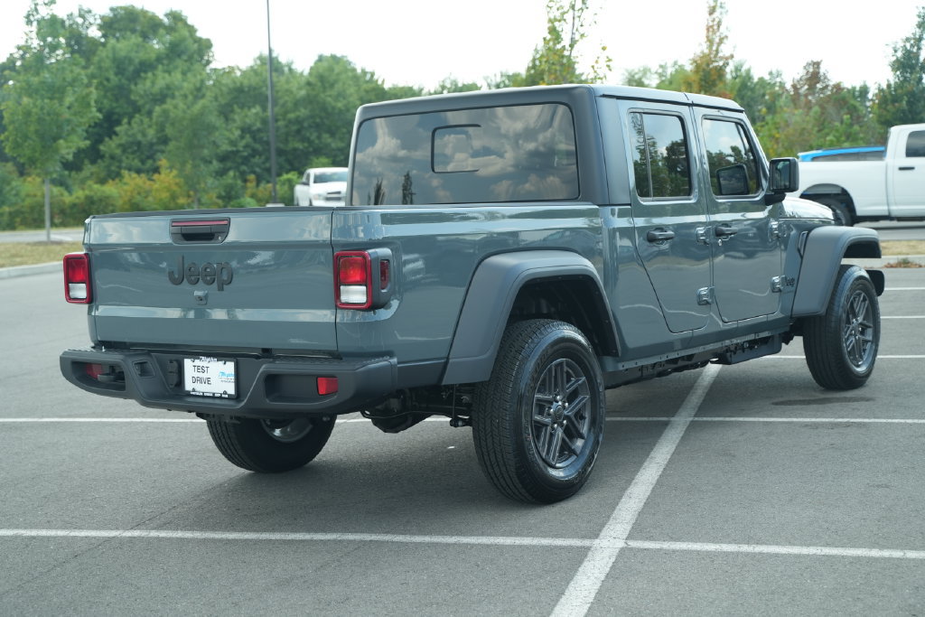 New 2026 Jeep Gladiator Sport AWD/4WD image 7