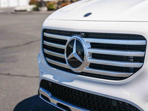 New 2026 Mercedes-Benz GLB 250 4MATIC image 3