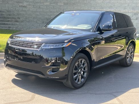 Used 2024 Land Rover Range Rover Sport SE AWD/4WD image 2