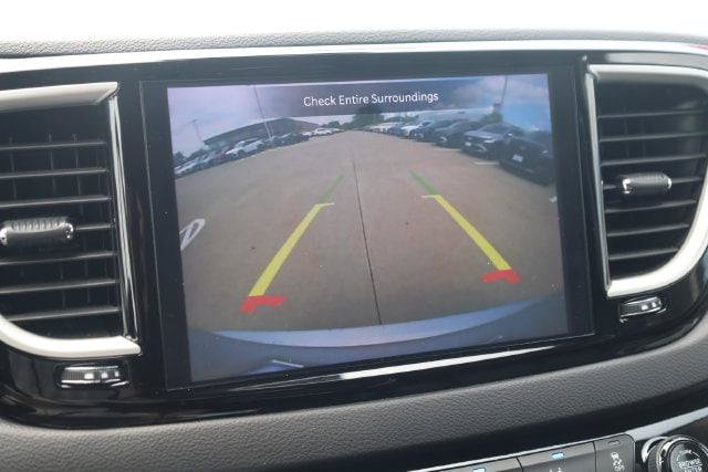 Certified 2024 Chrysler Pacifica Touring-L FWD image 24