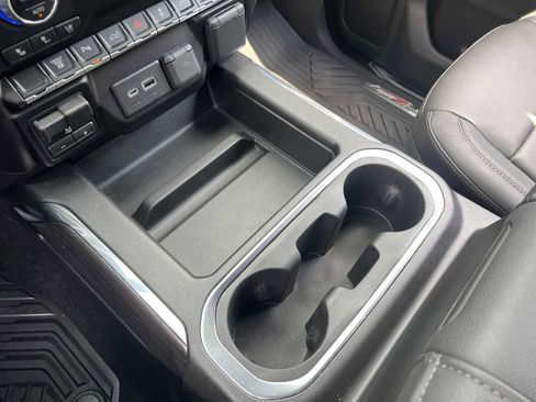 Used 2022 Chevrolet Silverado 2500 LTZ w/ LTZ Plus Package image 10