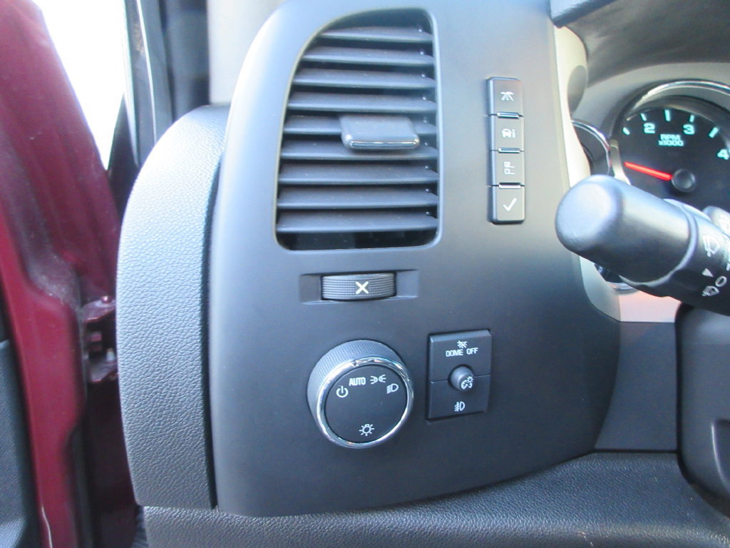 Used 2008 Chevrolet Silverado 2500 LT w/ 1LT Convenience Package AWD/4WD image 29
