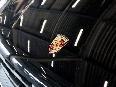 Certified 2025 Porsche Macan image 29