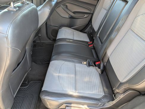 Used 2019 Ford Escape SE image 5