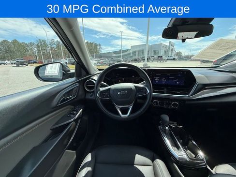 Used 2024 Chevrolet Trax ACTIV image 24