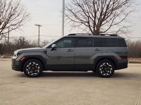 Used 2025 Hyundai Santa Fe SEL image 4