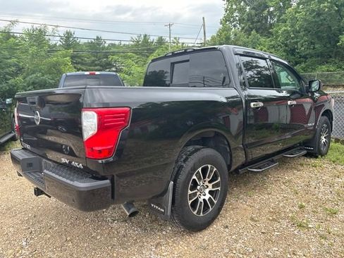 Used 2021 Nissan Titan SV w/ SV Convenience Package AWD/4WD image 4