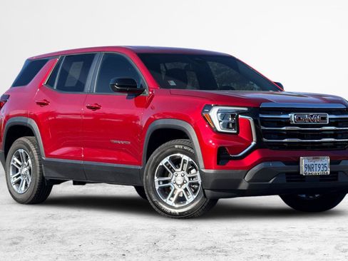 Used 2026 GMC Terrain Elevation image 2