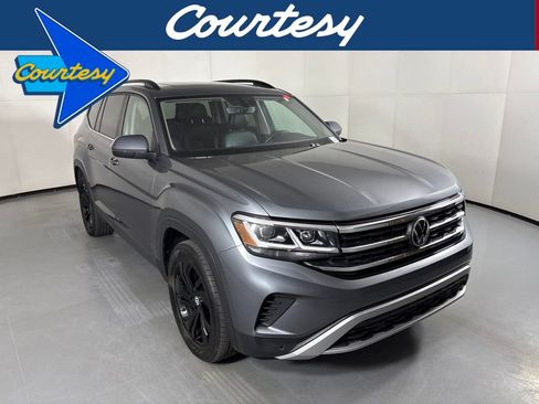 Used 2023 Volkswagen Atlas SE w/ Panoramic Sunroof Package FWD image 1