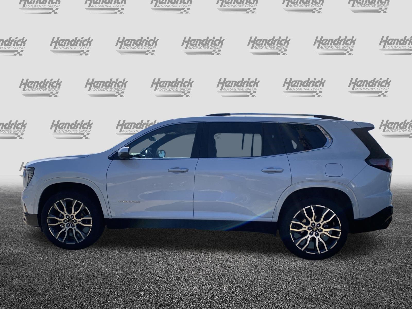 Used 2026 GMC Acadia Denali Ultimate w/ LPO, Floor Liner Package AWD/4WD image 7