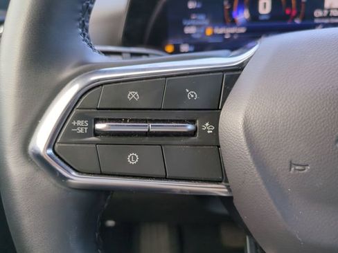 Certified 2025 Chevrolet Equinox LT FWD image 28