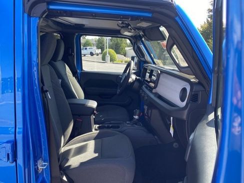 New 2025 Jeep Gladiator Willys image 28