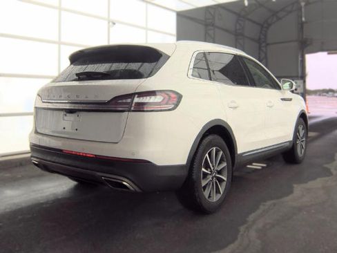 Used 2022 Lincoln Nautilus FWD image 2
