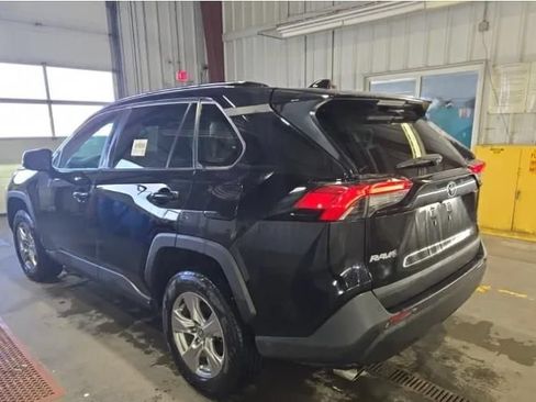 Used 2024 Toyota RAV4 XLE w/ Weather Package AWD/4WD image 5