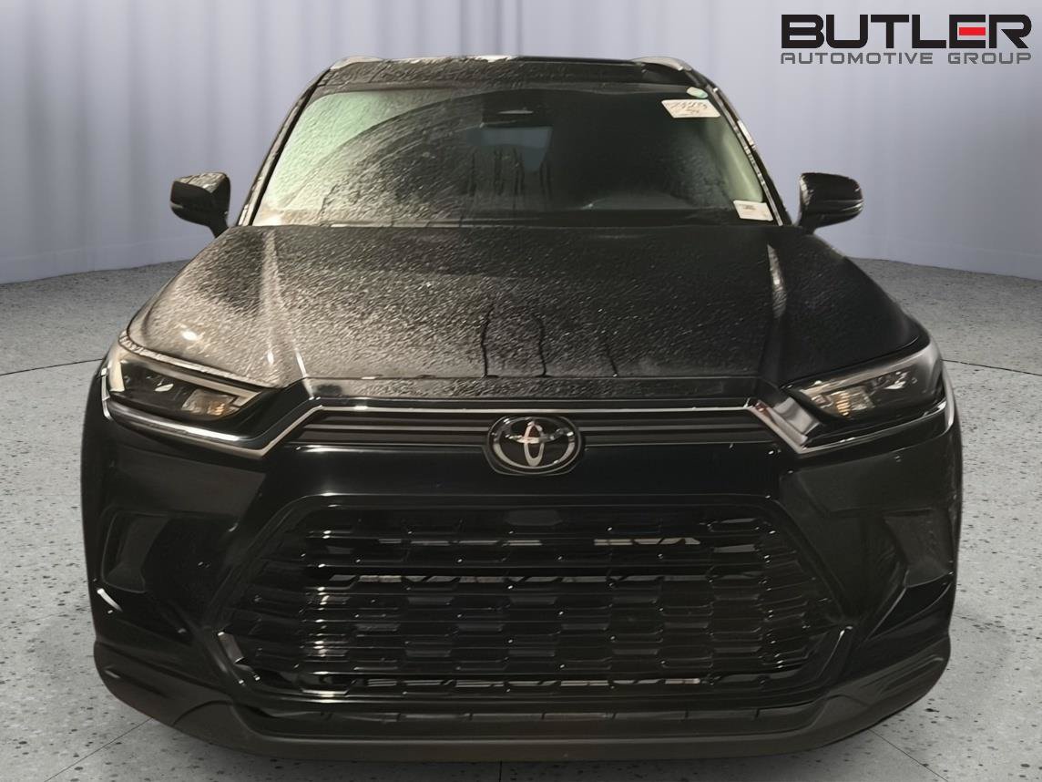 Used 2025 Toyota Grand Highlander FWD image 4