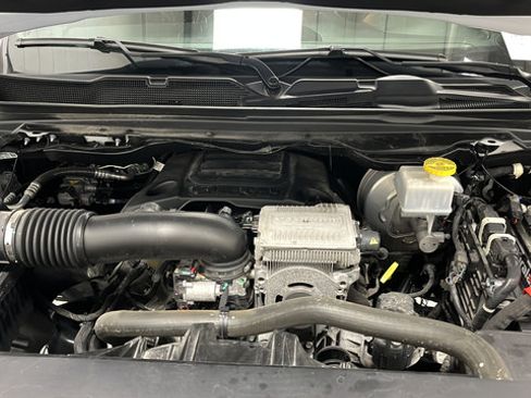 Used 2023 RAM 1500 Big Horn AWD/4WD image 32