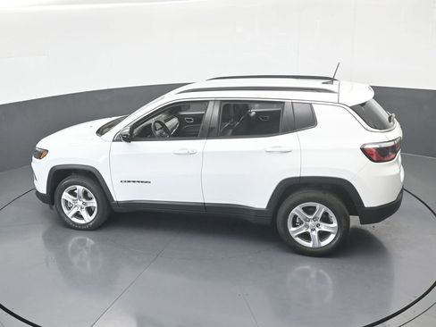 Used 2023 Jeep Compass Latitude AWD/4WD image 12