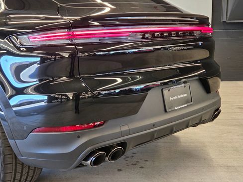 New 2026 Porsche Cayenne Coupe AWD/4WD image 8