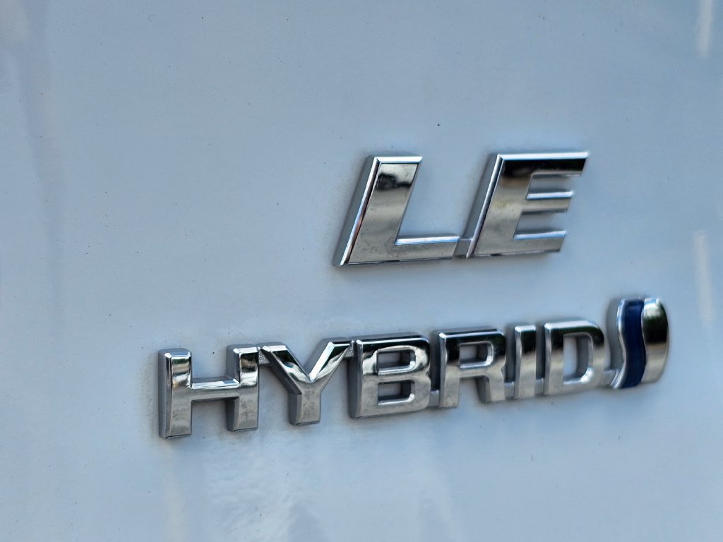 Used 2024 Toyota RAV4 LE AWD/4WD image 12