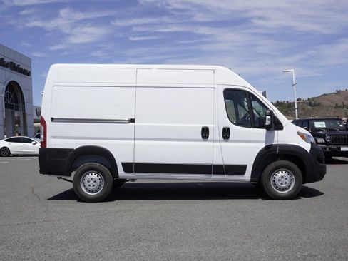 New 2026 RAM ProMaster 1500 w/ Safety Group FWD image 3