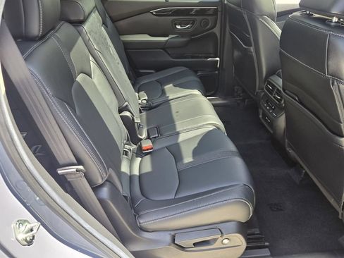 Certified 2025 Honda Pilot Touring image 15