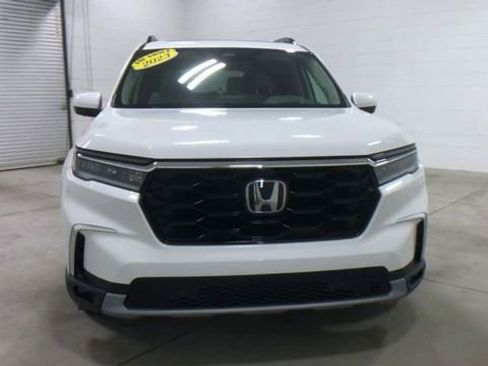Used 2023 Honda Pilot Elite image 6