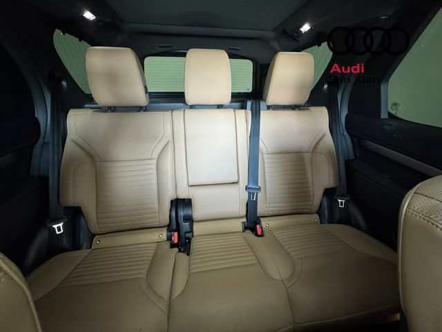 Used 2024 Land Rover Discovery Dynamic SE AWD/4WD image 15