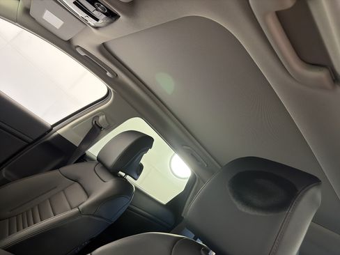 Certified 2025 Kia Sportage SX Prestige AWD/4WD image 17