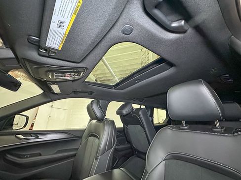 New 2025 Jeep Grand Cherokee L Altitude image 23