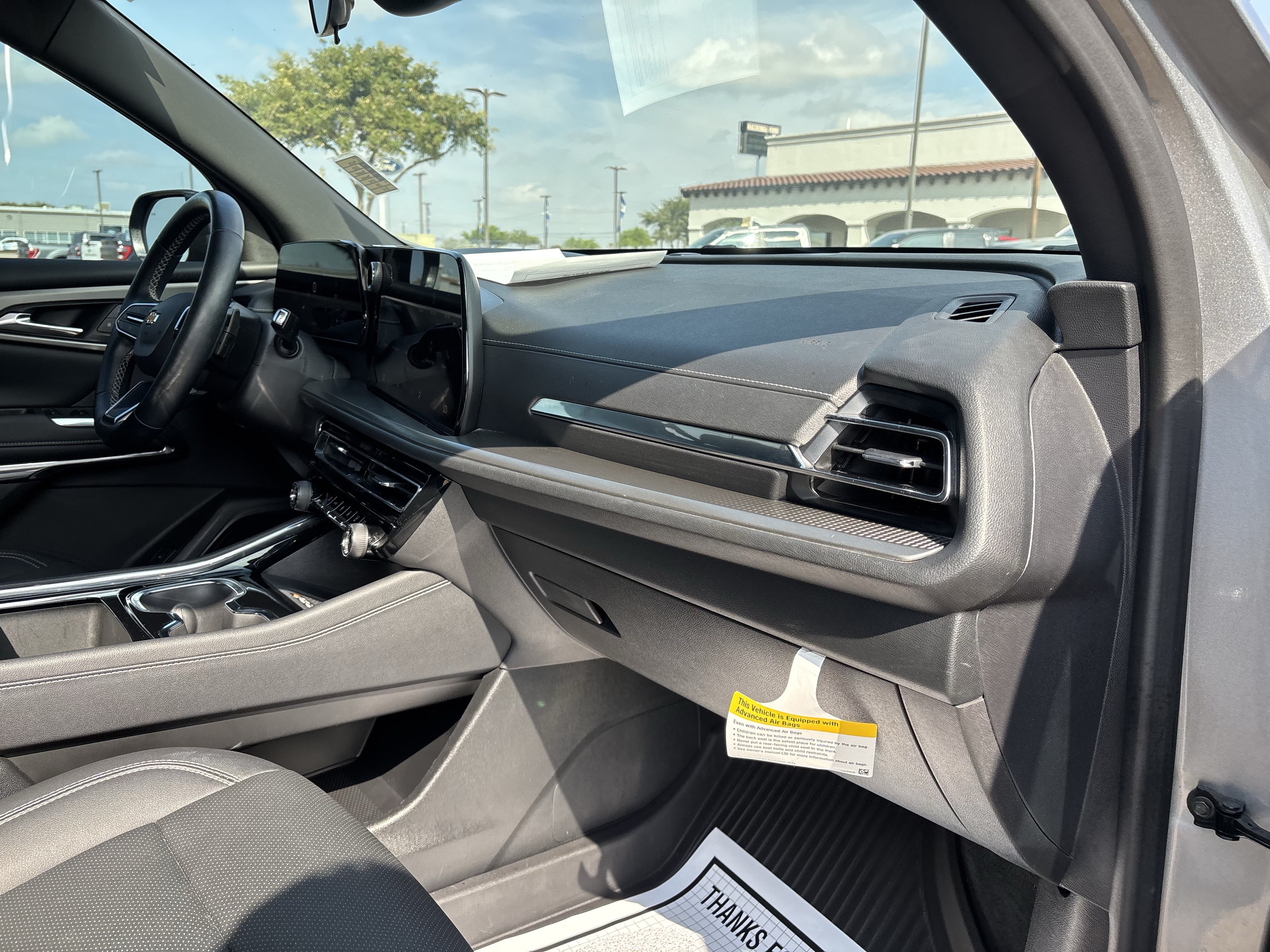 Used 2025 Chevrolet Traverse LT w/ Driver Confidence Package FWD image 28
