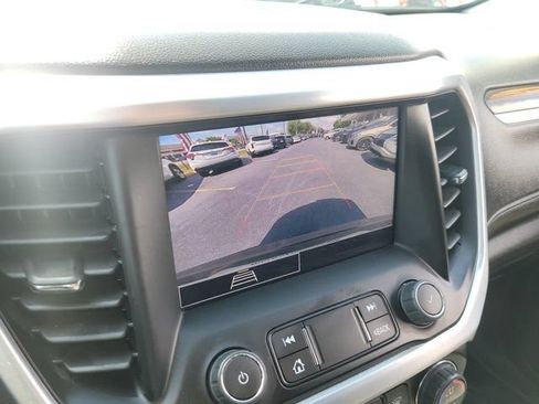 Used 2023 GMC Acadia SLE w/ Driver Convenience Package FWD image 26