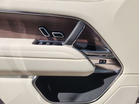 New 2026 Land Rover Range Rover Long Wheelbase SE image 16