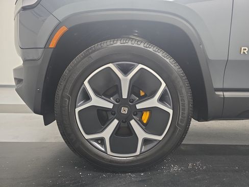 Used 2022 Rivian R1T Adventure AWD/4WD image 9