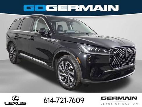 Used 2025 Lincoln Aviator AWD image 4