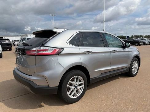 Used 2022 Ford Edge SEL w/ Convenience Package AWD/4WD image 3