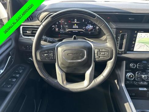 Used 2023 GMC Yukon XL Denali w/ Advanced Technology Package AWD/4WD image 19