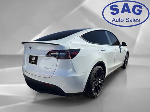 Used 2022 Tesla Model Y Performance AWD/4WD image 3