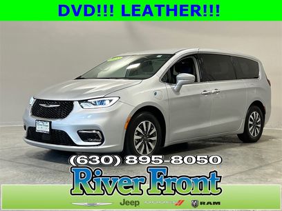 Used 2022 Chrysler Pacifica Touring-L