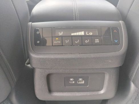 Used 2023 Nissan Pathfinder SL image 15