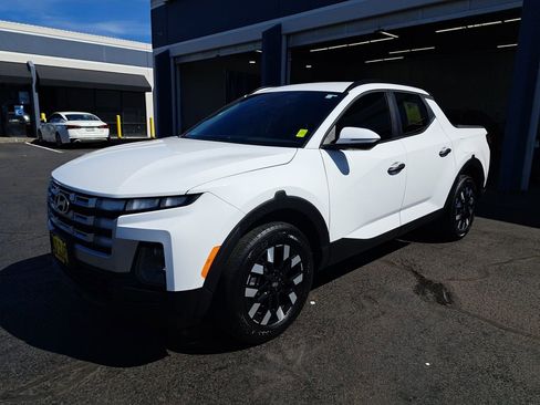 Used 2025 Hyundai Santa Cruz SEL FWD image 1