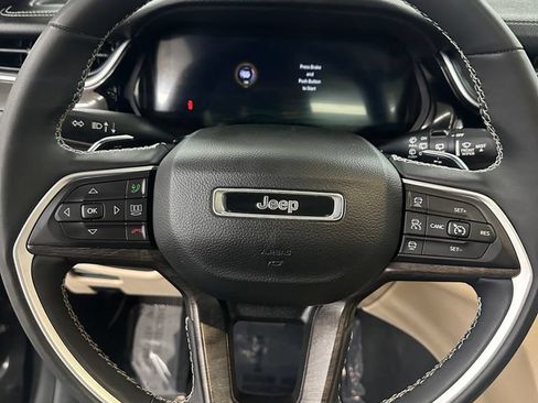 Used 2023 Jeep Grand Cherokee 4WD 4xe image 15