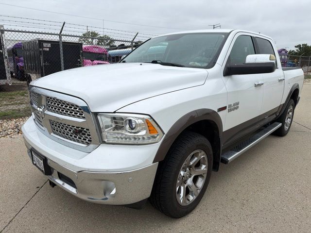 Used 2017 RAM 1500 Laramie w/ Convenience Group AWD/4WD image 2
