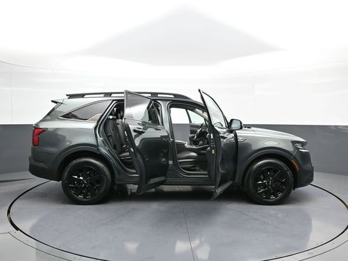 Certified 2023 Kia Sorento S w/ Panoramic Sunroof Package image 43